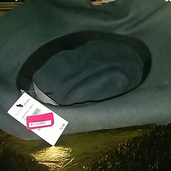 Hat - Picture 3 of 3